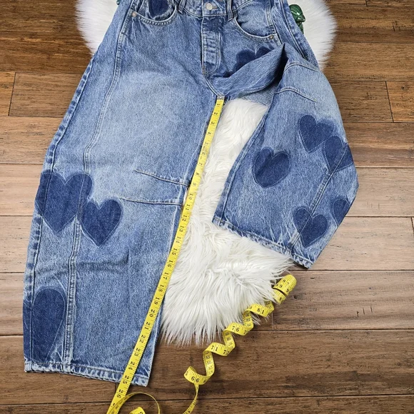 Free People We The Free People Heart Shadow Patch Barrel Good Luck Jeans 27 - Picture 5 of 14